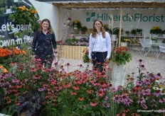 Saskia Bakker and Denise van Kampen of HilverdaFlorist. In front, several new colors in the Echinacea Mooodz series, plants which are propagated from tissue culture. "They are stronger and produce a large number of buds and flowers."